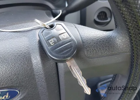 2012 Ford F-150 Xl z USA, uszkodzony, nr VIN 1FTEX1CM6CFC81857